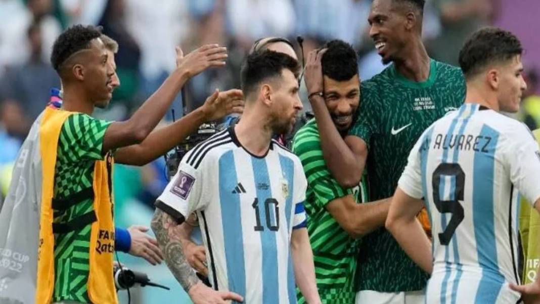 Messi şike mi yaptı Sürpriz yenilgi sonrası Messi nin Suudi Arabistan